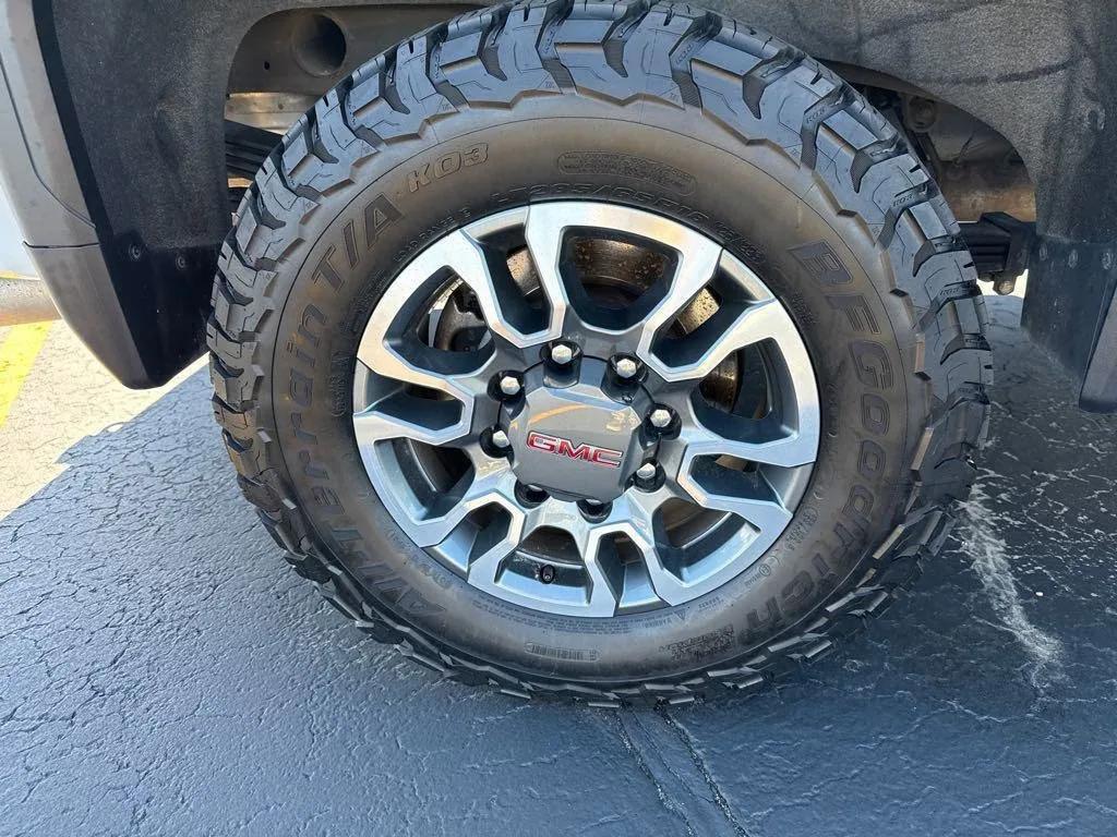 used 2022 GMC Sierra 2500 car, priced at $59,999