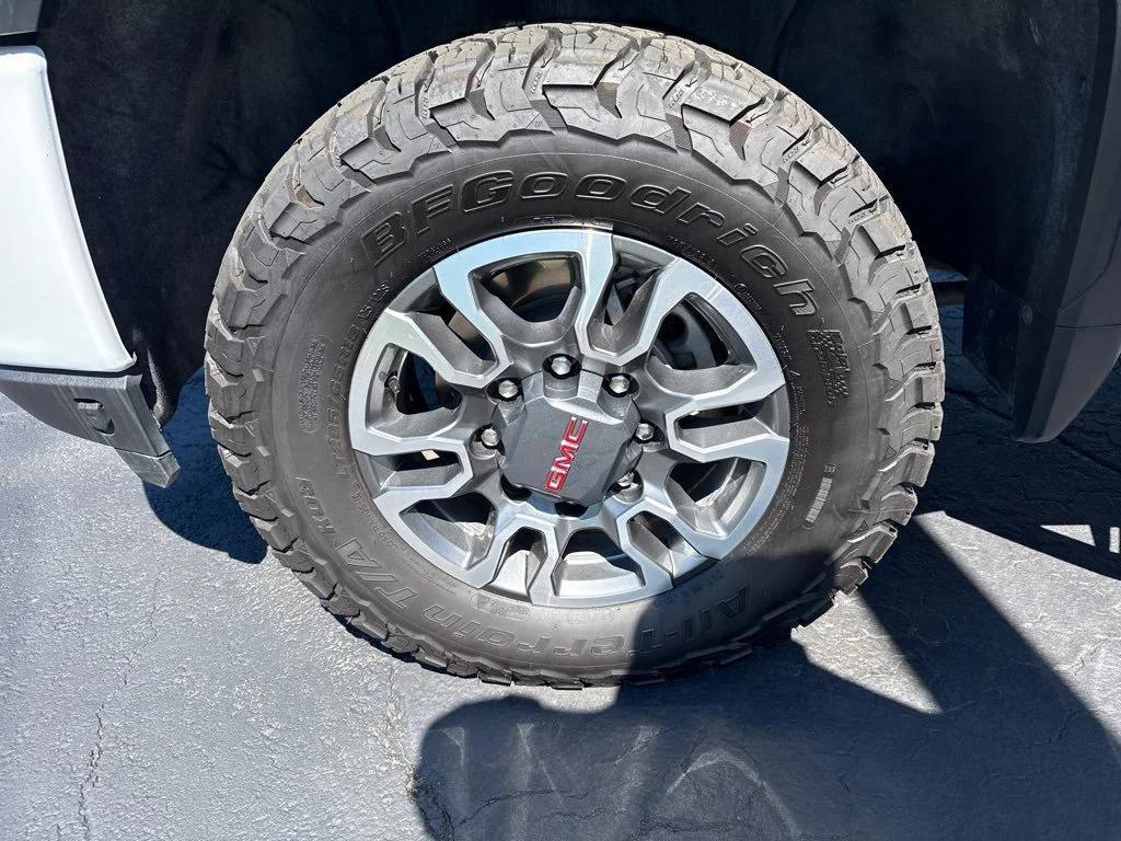 used 2022 GMC Sierra 2500 car, priced at $59,999