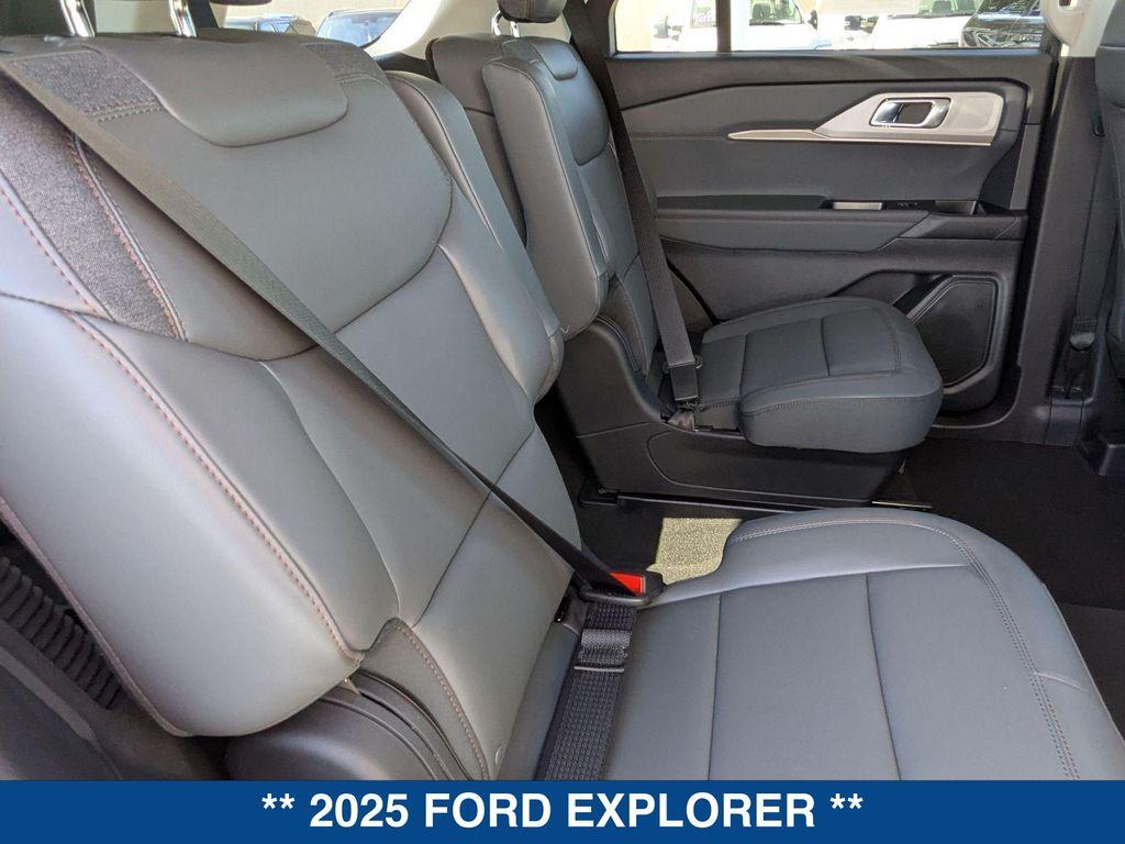 new 2025 Ford Explorer car, priced at $45,665