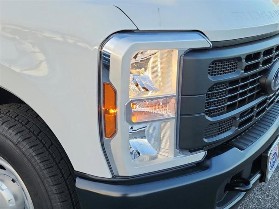 new 2024 Ford F-350 car, priced at $48,095