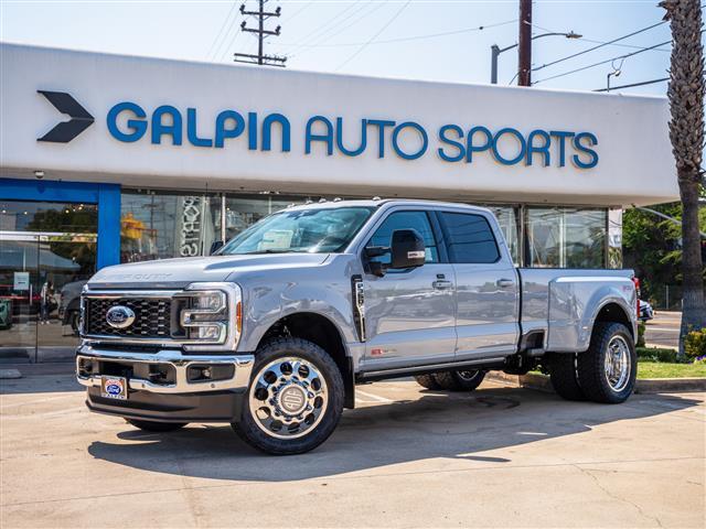 new 2025 Ford F-350 car