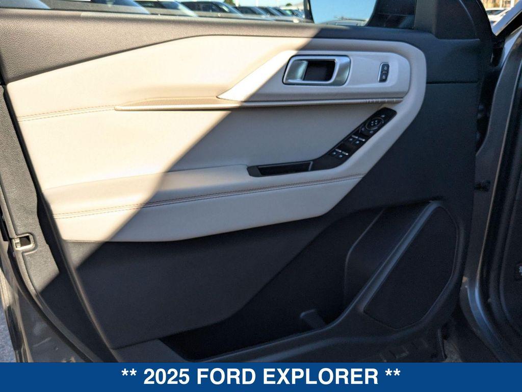 new 2025 Ford Explorer car, priced at $46,320