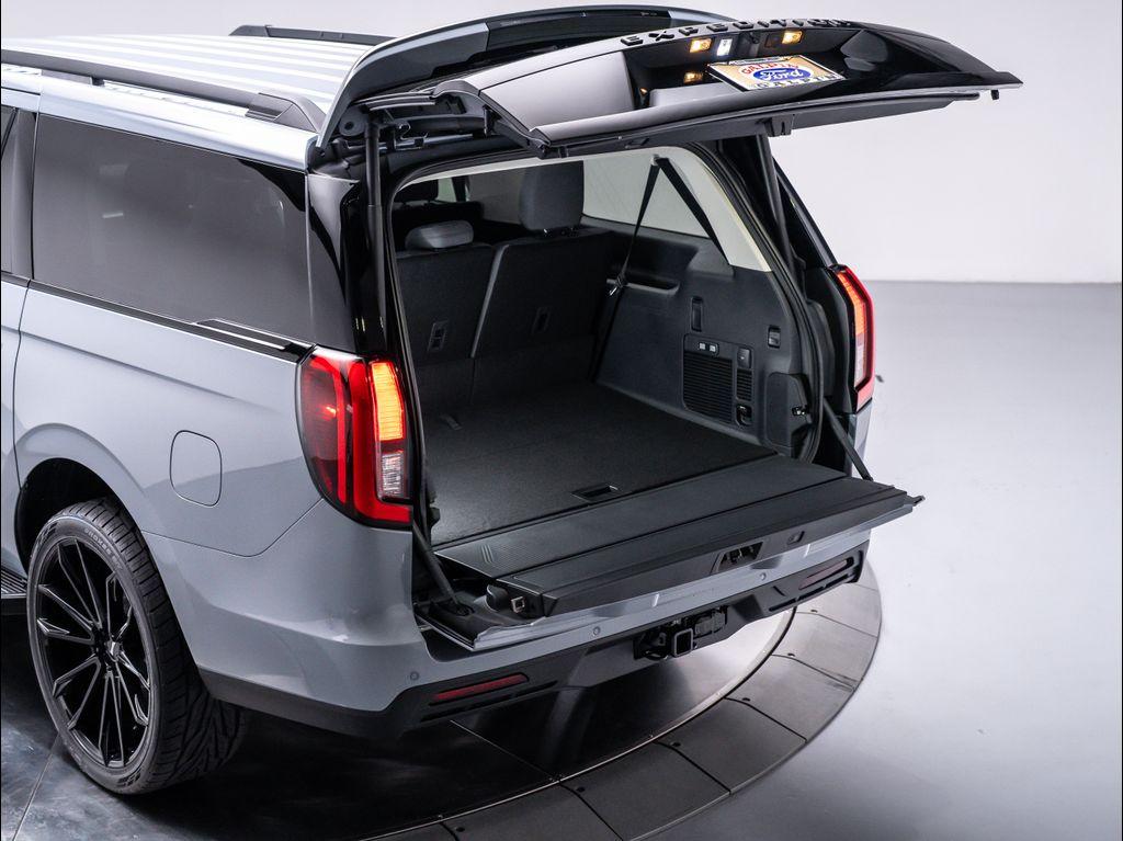 new 2025 Ford Expedition Max car