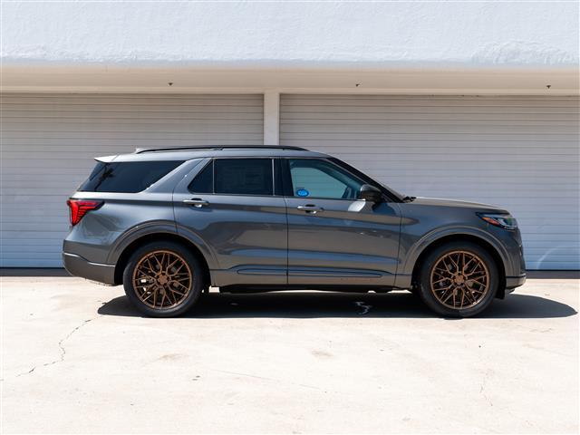 new 2025 Ford Explorer car