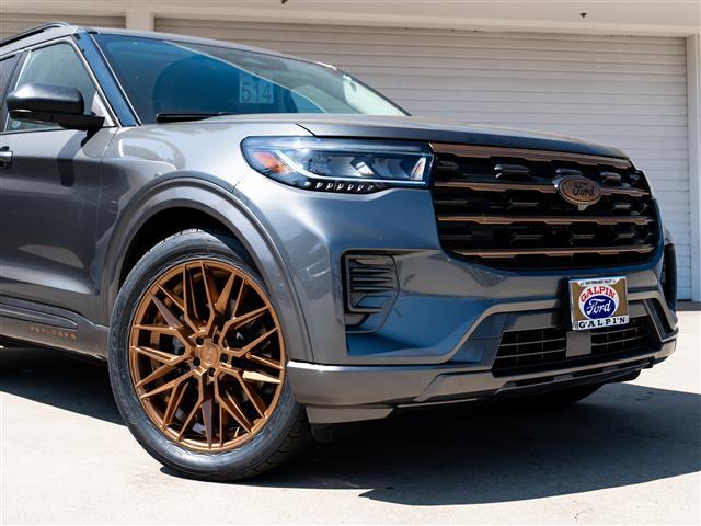 new 2025 Ford Explorer car