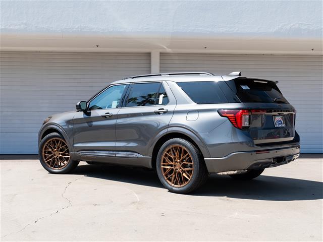 new 2025 Ford Explorer car