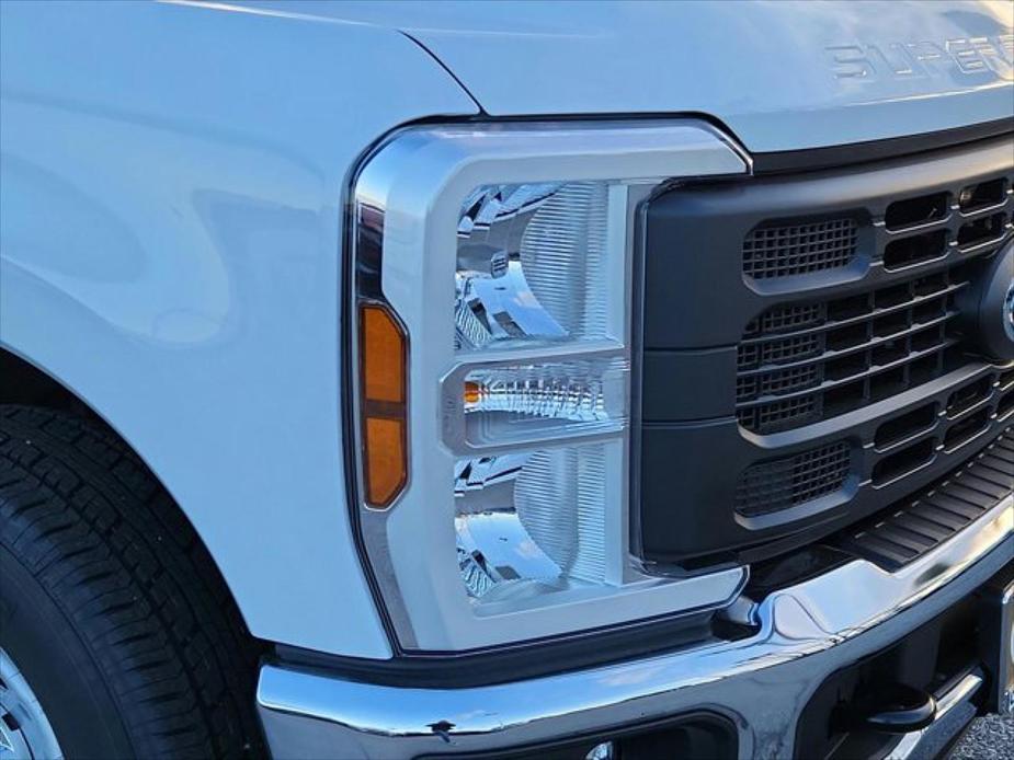 new 2024 Ford F-350 car, priced at $48,750