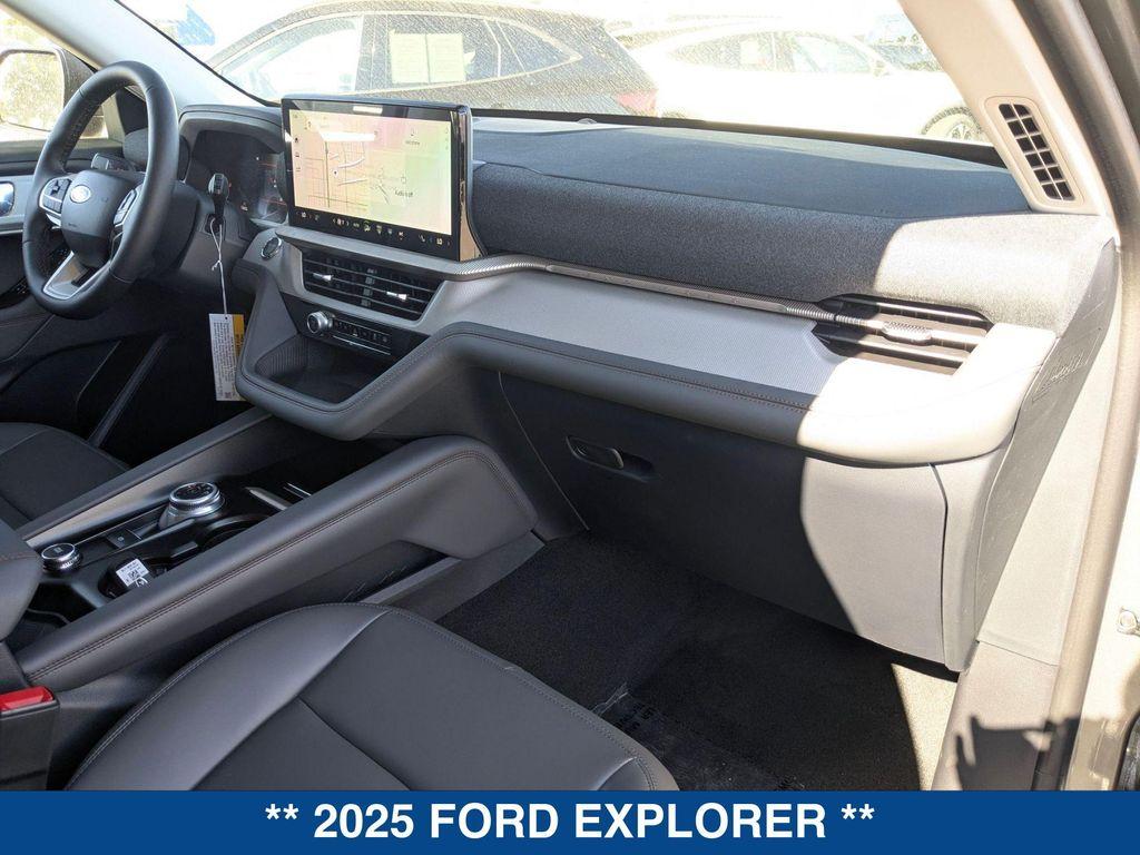 new 2025 Ford Explorer car, priced at $45,920