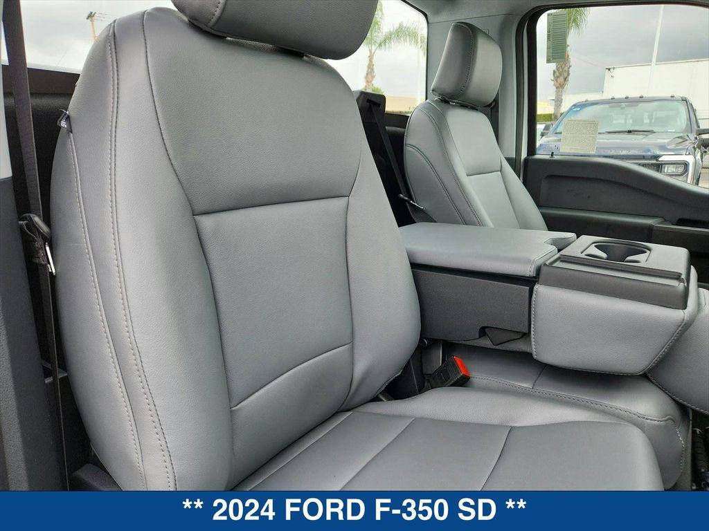 new 2024 Ford F-350 car, priced at $48,695