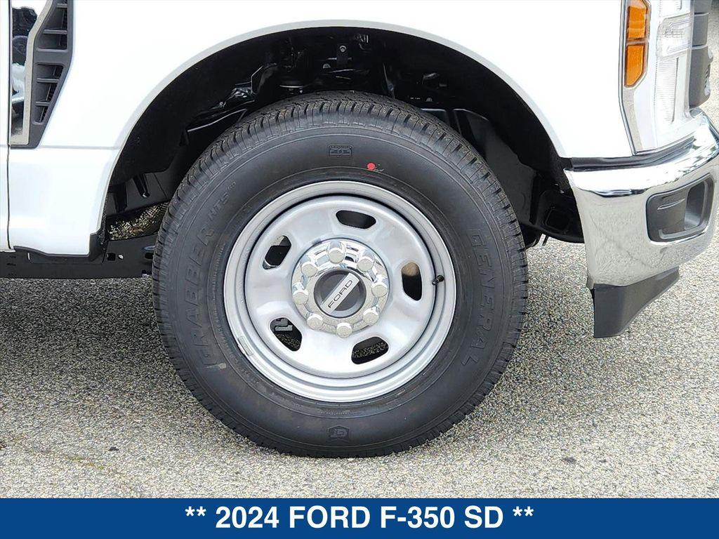 new 2024 Ford F-350 car, priced at $48,695