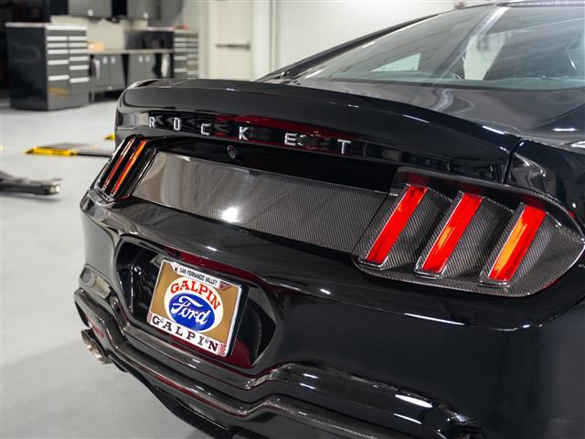 new 2017 Ford Mustang car