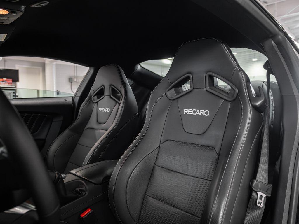 new 2017 Ford Mustang car