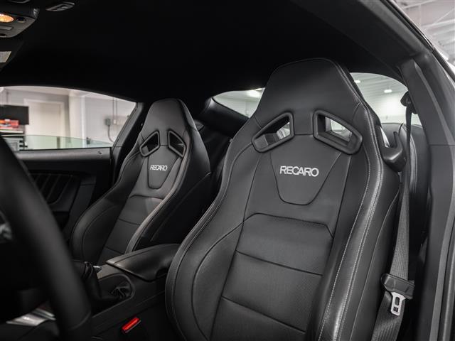 new 2017 Ford Mustang car