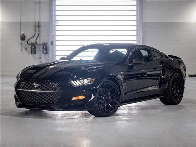new 2017 Ford Mustang car