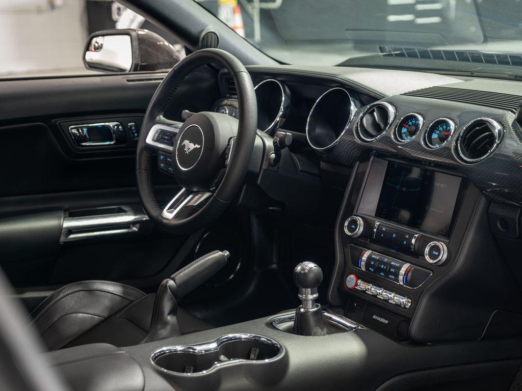 new 2017 Ford Mustang car