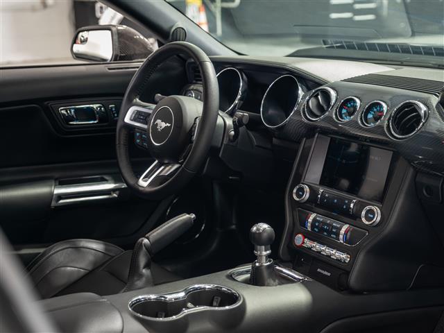new 2017 Ford Mustang car