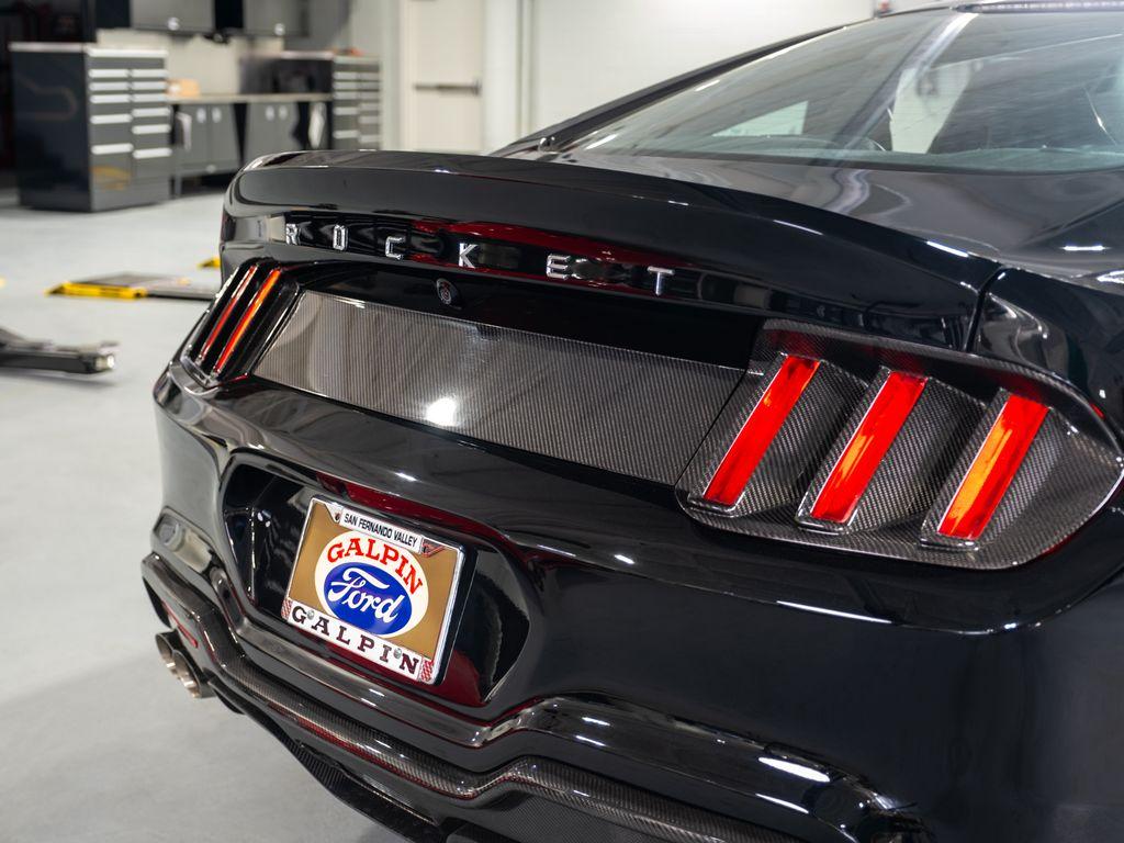 new 2017 Ford Mustang car
