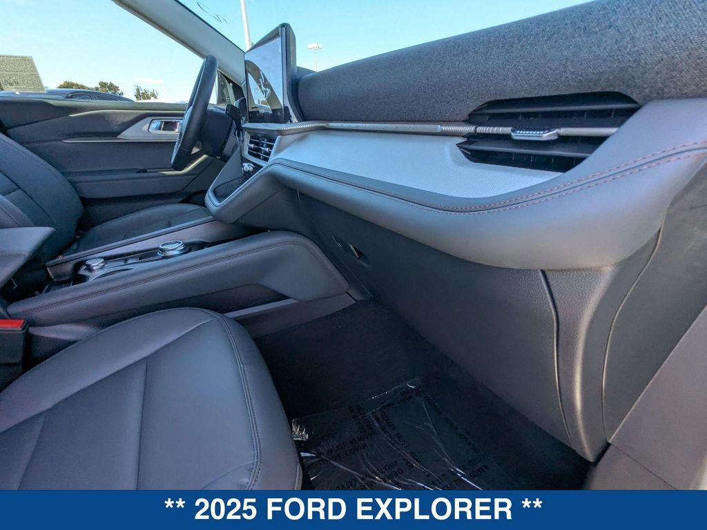 new 2025 Ford Explorer car, priced at $45,665