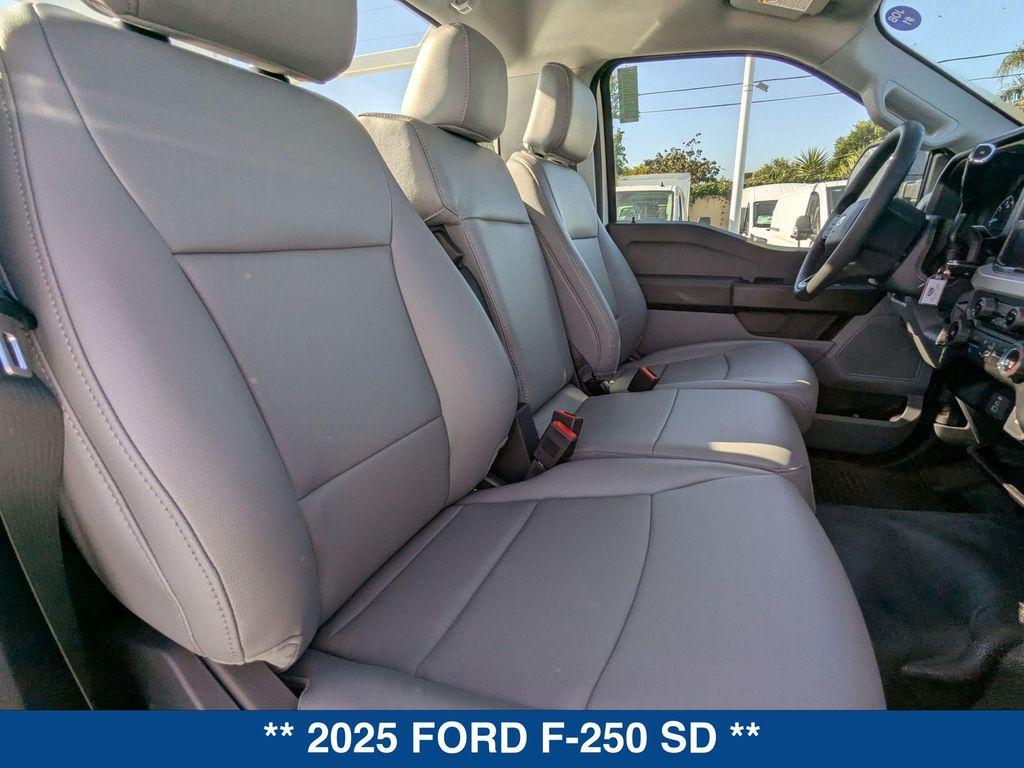 new 2025 Ford F-250 car, priced at $47,615