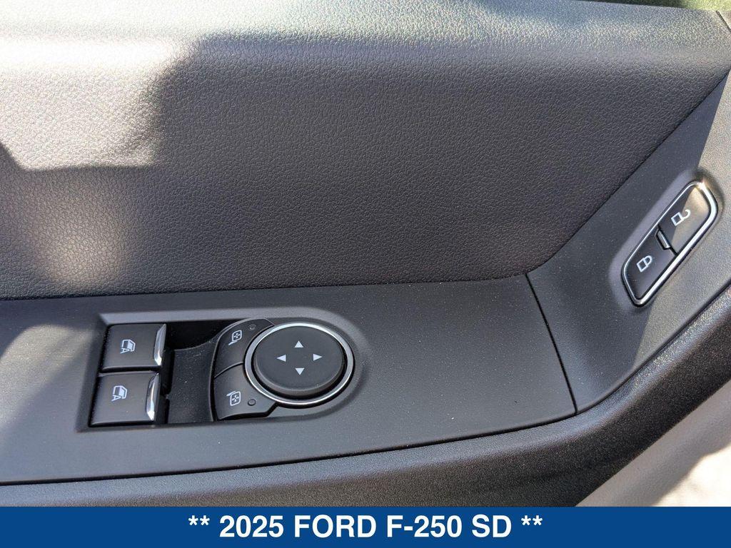 new 2025 Ford F-250 car, priced at $47,615