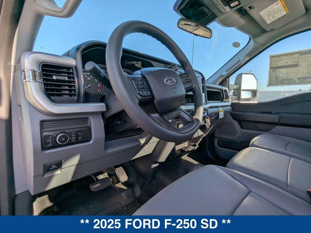new 2025 Ford F-250 car, priced at $47,615
