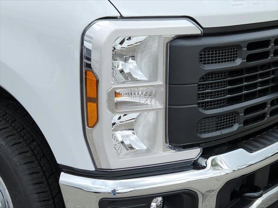 new 2024 Ford F-350 car, priced at $48,695