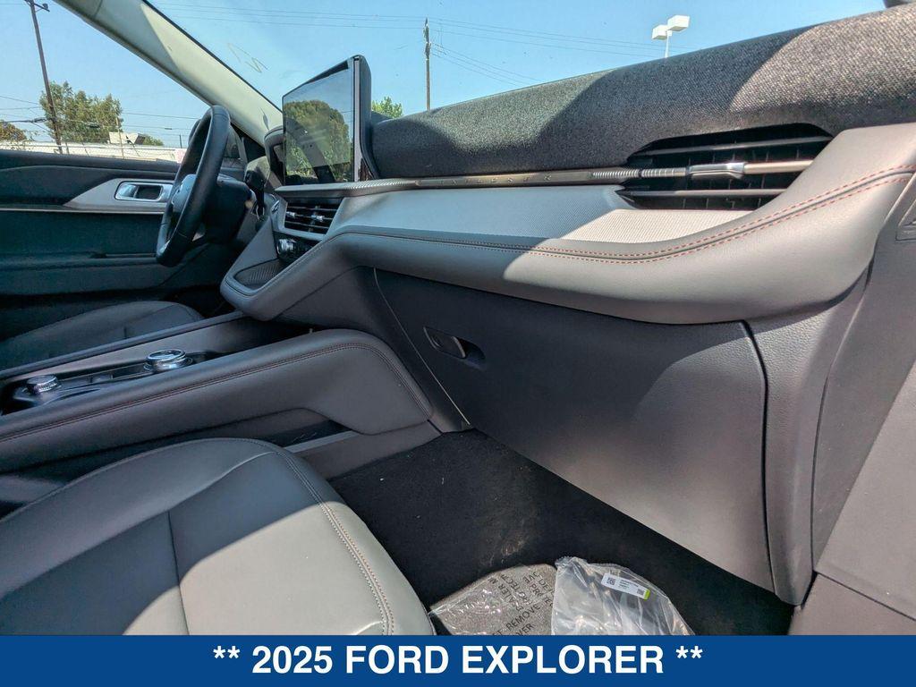new 2025 Ford Explorer car, priced at $45,665
