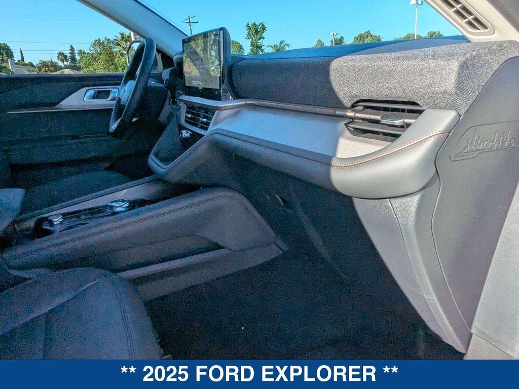 new 2025 Ford Explorer car, priced at $46,460