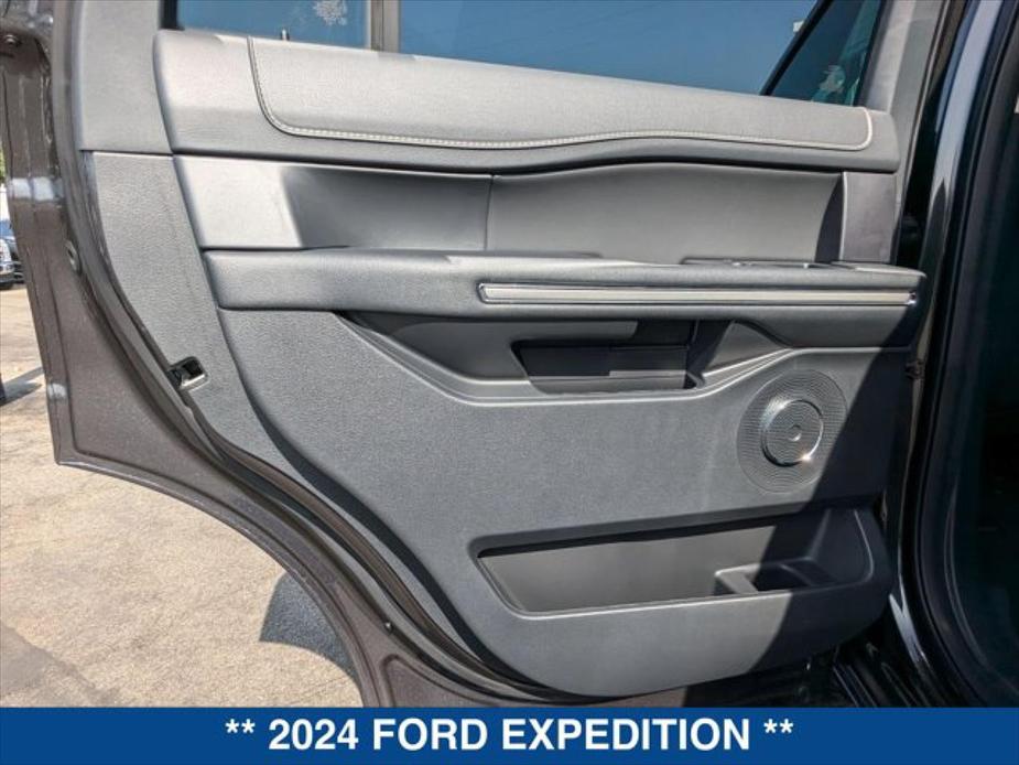 new 2024 Ford Expedition car, priced at $68,570