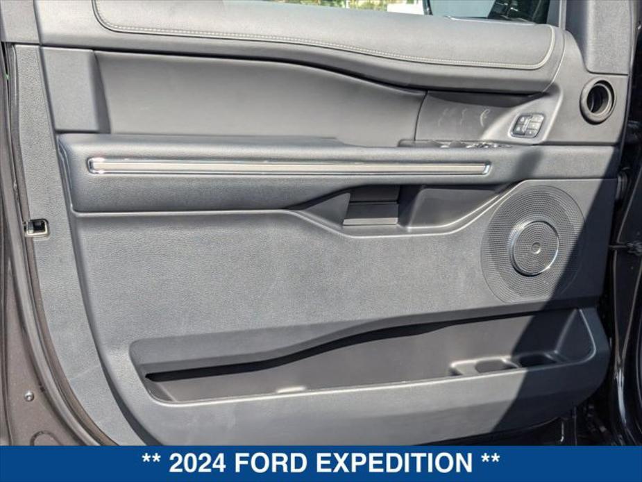 new 2024 Ford Expedition car, priced at $68,570