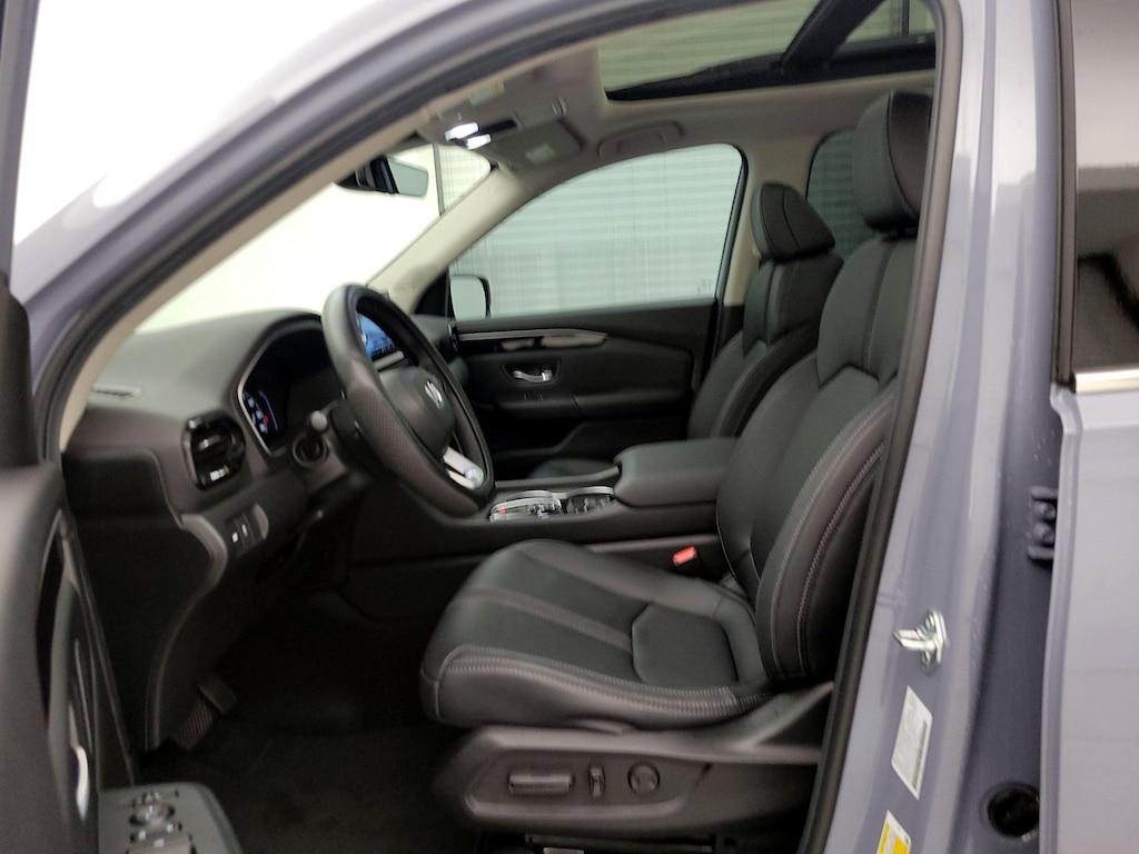 used 2025 Honda Pilot car, priced at $46,998