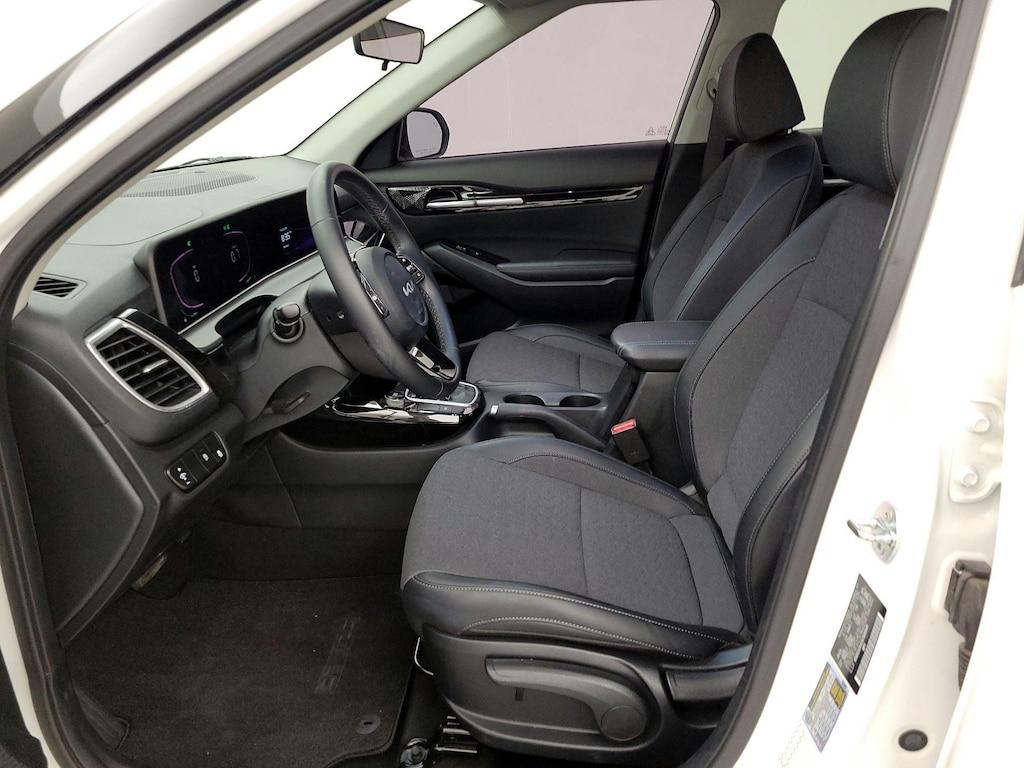 used 2025 Kia Seltos car, priced at $22,998