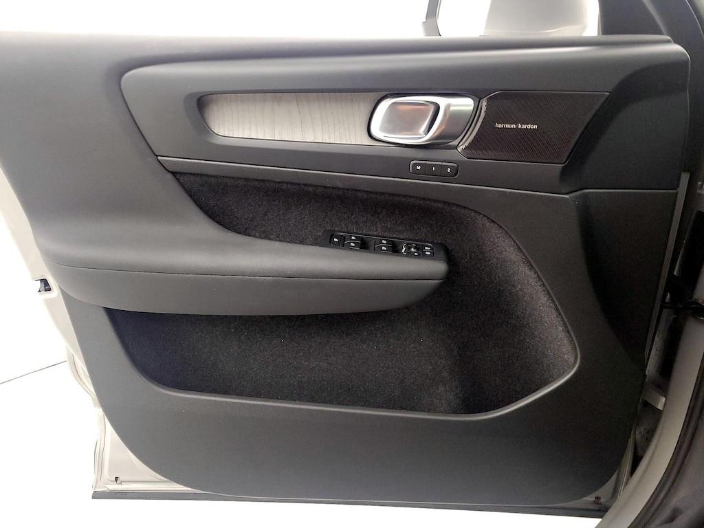 used 2023 Volvo XC40 car, priced at $32,998