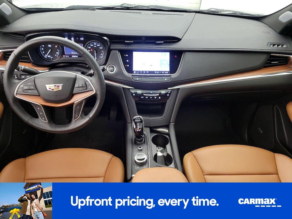 used 2024 Cadillac XT5 car, priced at $42,998