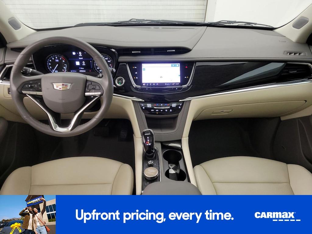 used 2023 Cadillac XT6 car, priced at $37,998