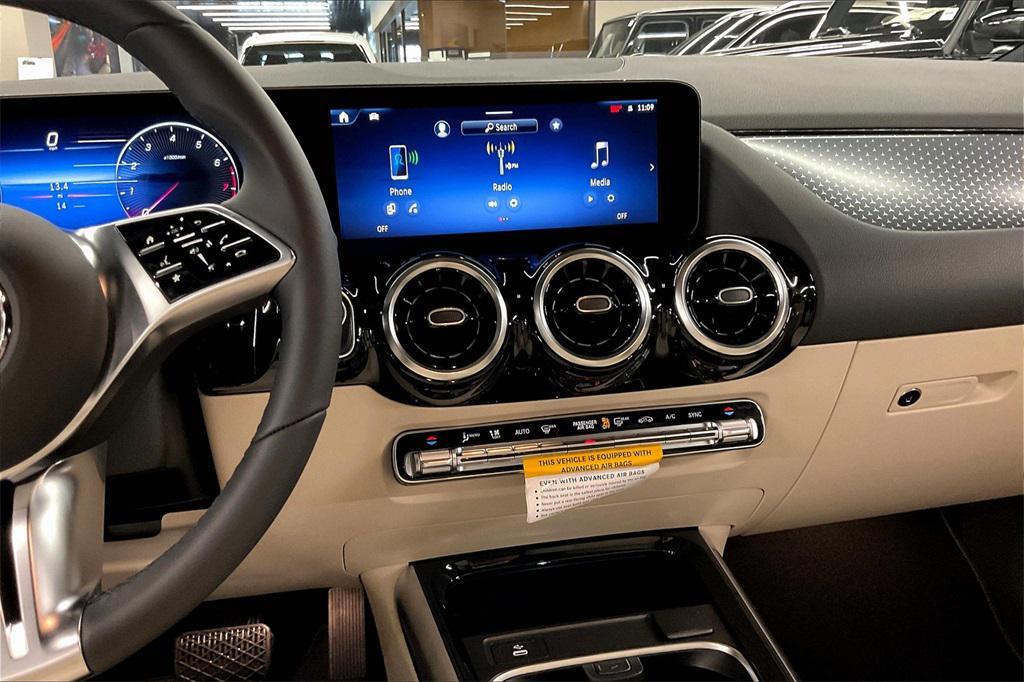 new 2025 Mercedes-Benz GLA 250 car, priced at $44,250