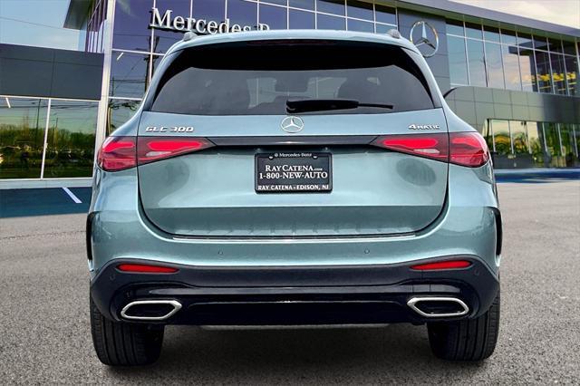 new 2025 Mercedes-Benz GLC 300 car, priced at $59,920