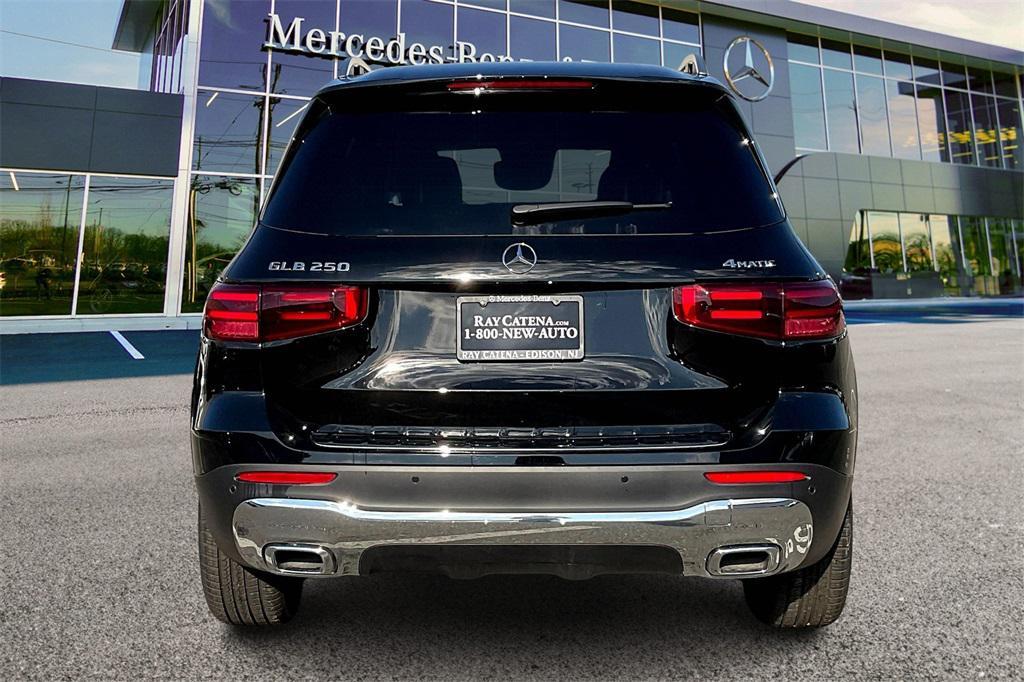 new 2025 Mercedes-Benz GLB 250 car, priced at $49,765