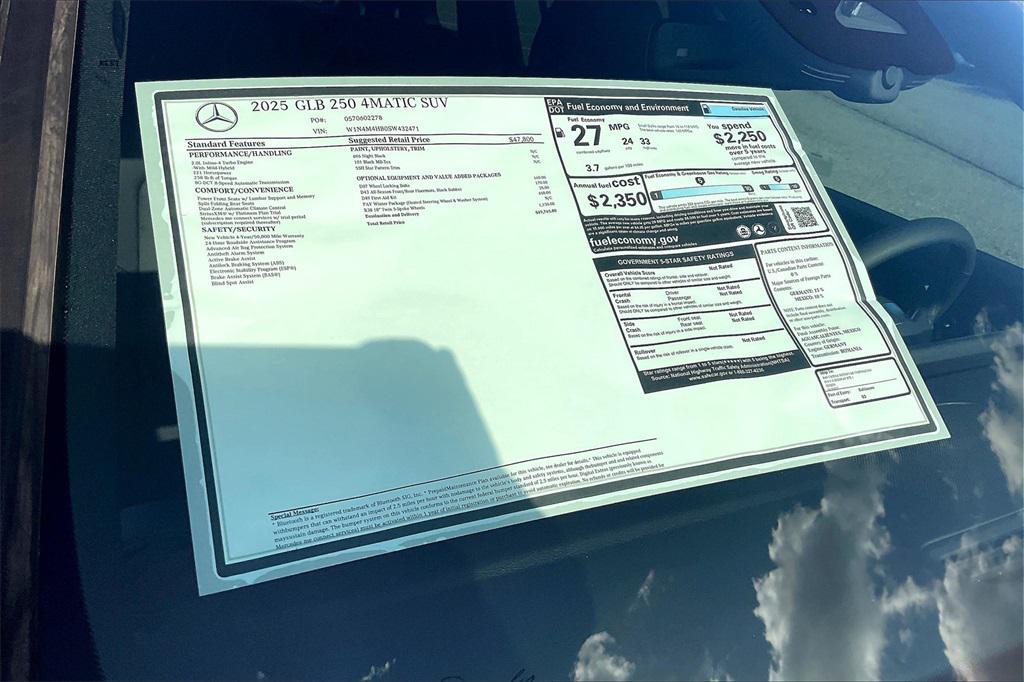 new 2025 Mercedes-Benz GLB 250 car, priced at $49,765