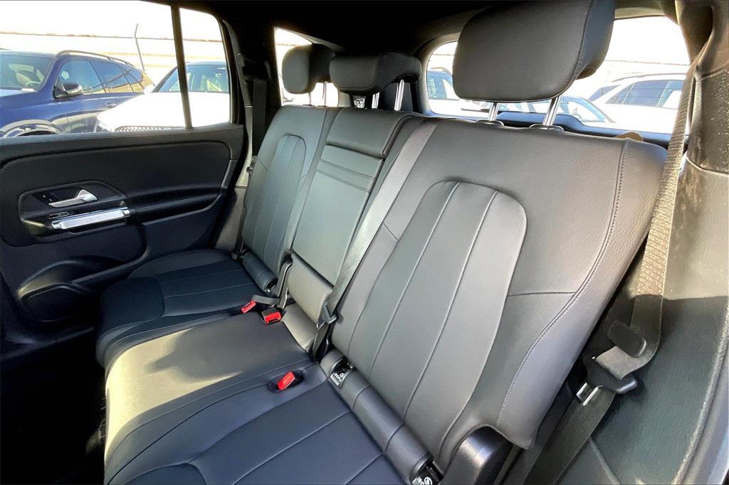 new 2025 Mercedes-Benz GLB 250 car, priced at $49,765