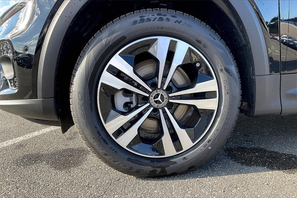 new 2025 Mercedes-Benz GLB 250 car, priced at $49,765