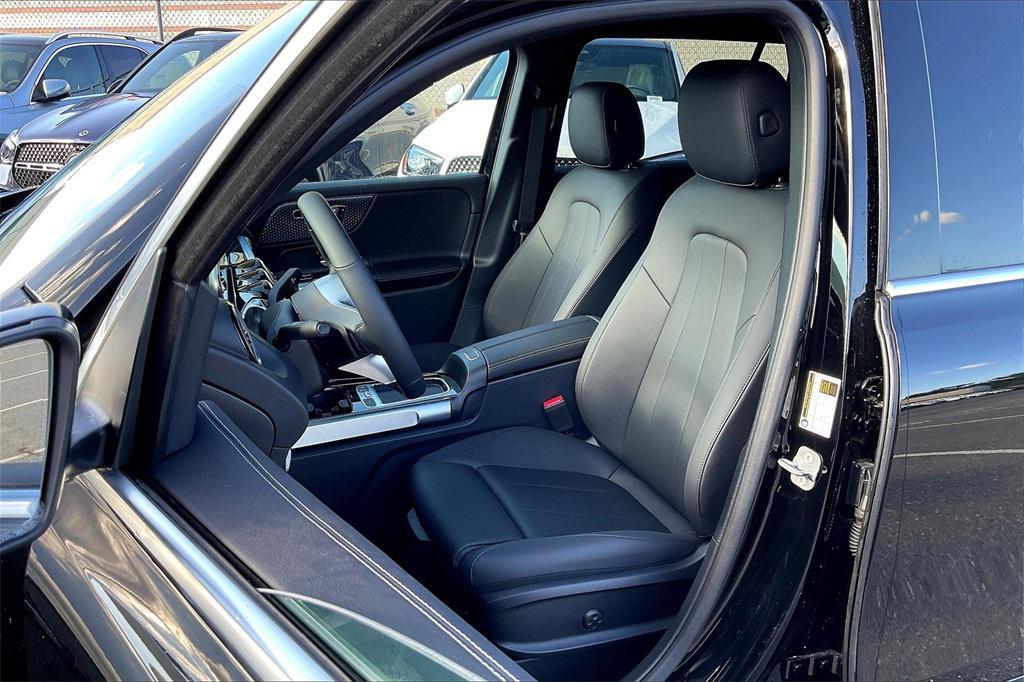 new 2025 Mercedes-Benz GLB 250 car, priced at $49,765