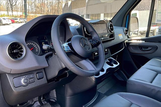 new 2025 Mercedes-Benz Sprinter 2500 car, priced at $69,106