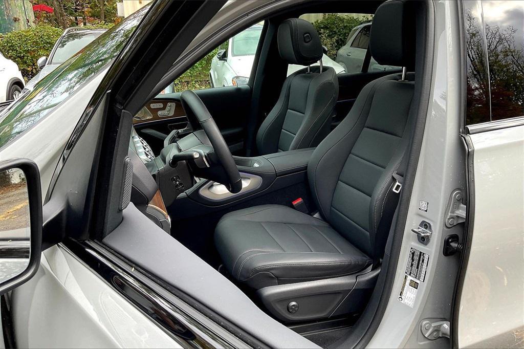 new 2025 Mercedes-Benz GLE 450 car, priced at $85,630