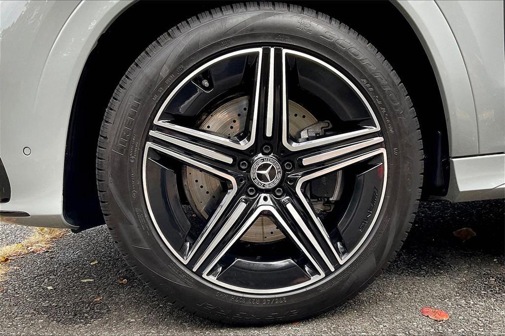 new 2025 Mercedes-Benz GLE 450 car, priced at $85,630