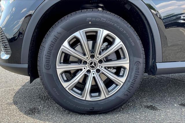new 2025 Mercedes-Benz GLC 300 car, priced at $55,270