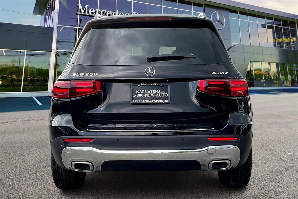 new 2025 Mercedes-Benz GLB 250 car, priced at $49,595