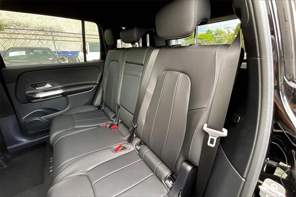 new 2025 Mercedes-Benz GLB 250 car, priced at $49,595