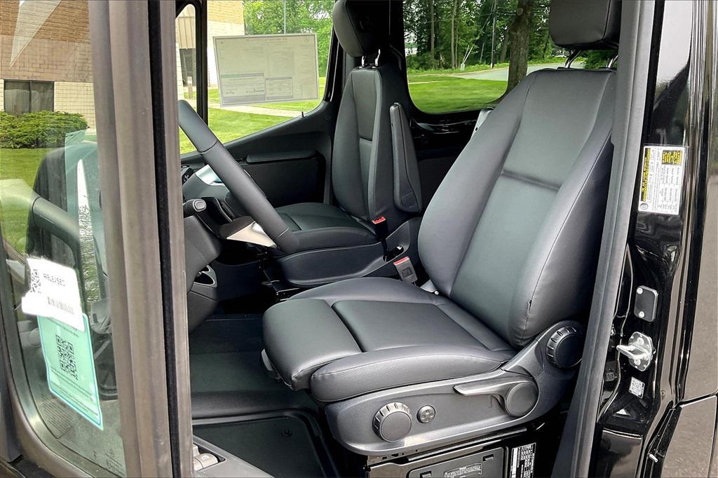 new 2025 Mercedes-Benz Sprinter 3500 car, priced at $90,931