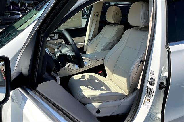 new 2025 Mercedes-Benz GLE 450 car, priced at $79,870